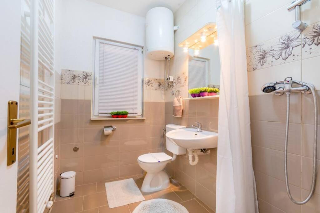 Villa Lipovac Trogir Exteriör bild