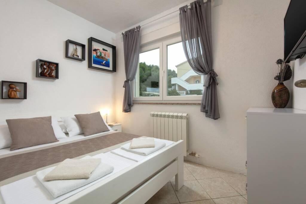 Villa Lipovac Trogir Exteriör bild