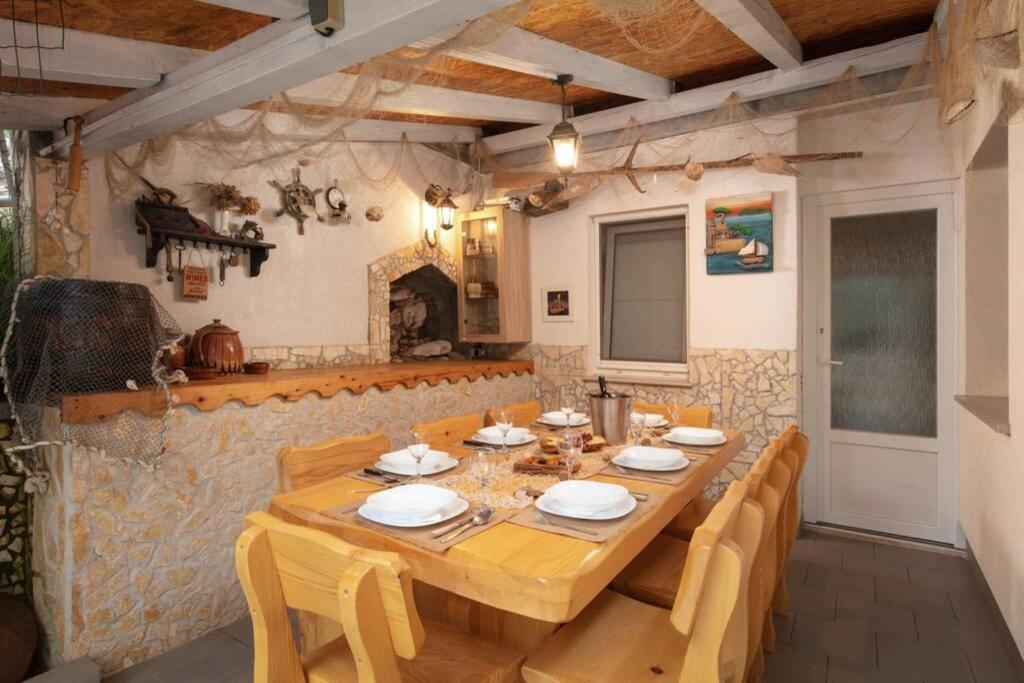 Villa Lipovac Trogir Exteriör bild