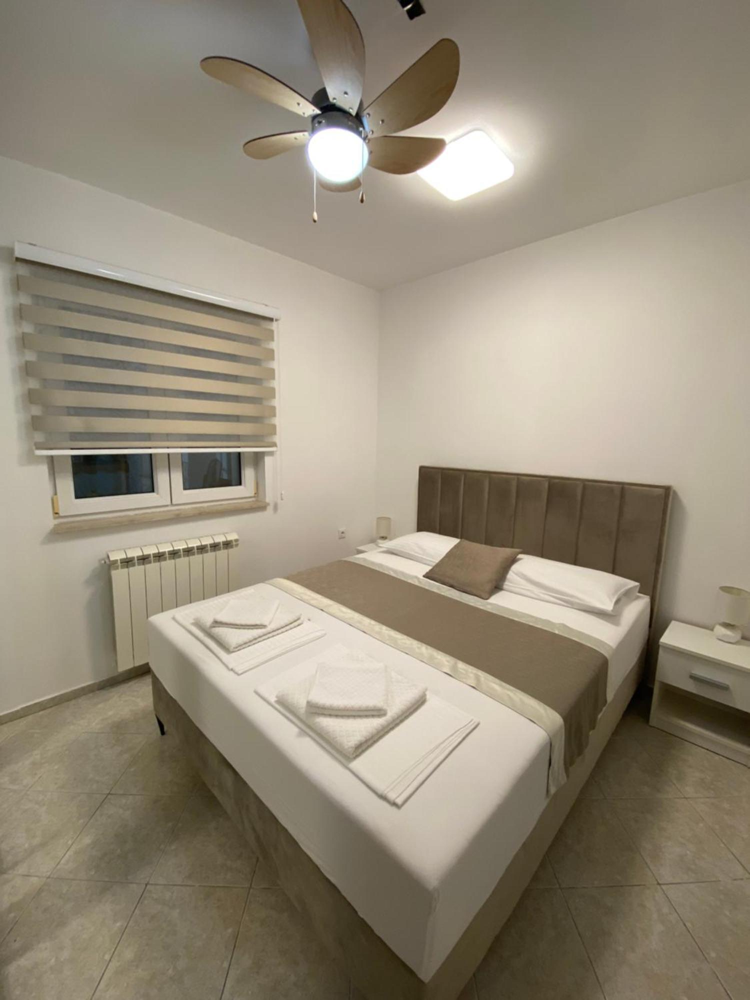 Villa Lipovac Trogir Exteriör bild